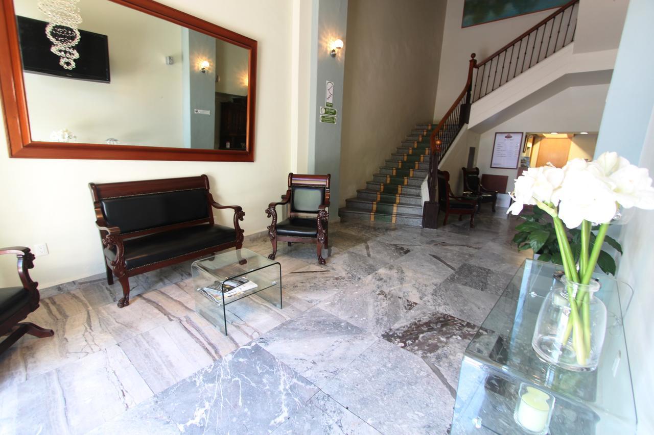 Hotel Plaza Querétaro Buitenkant foto